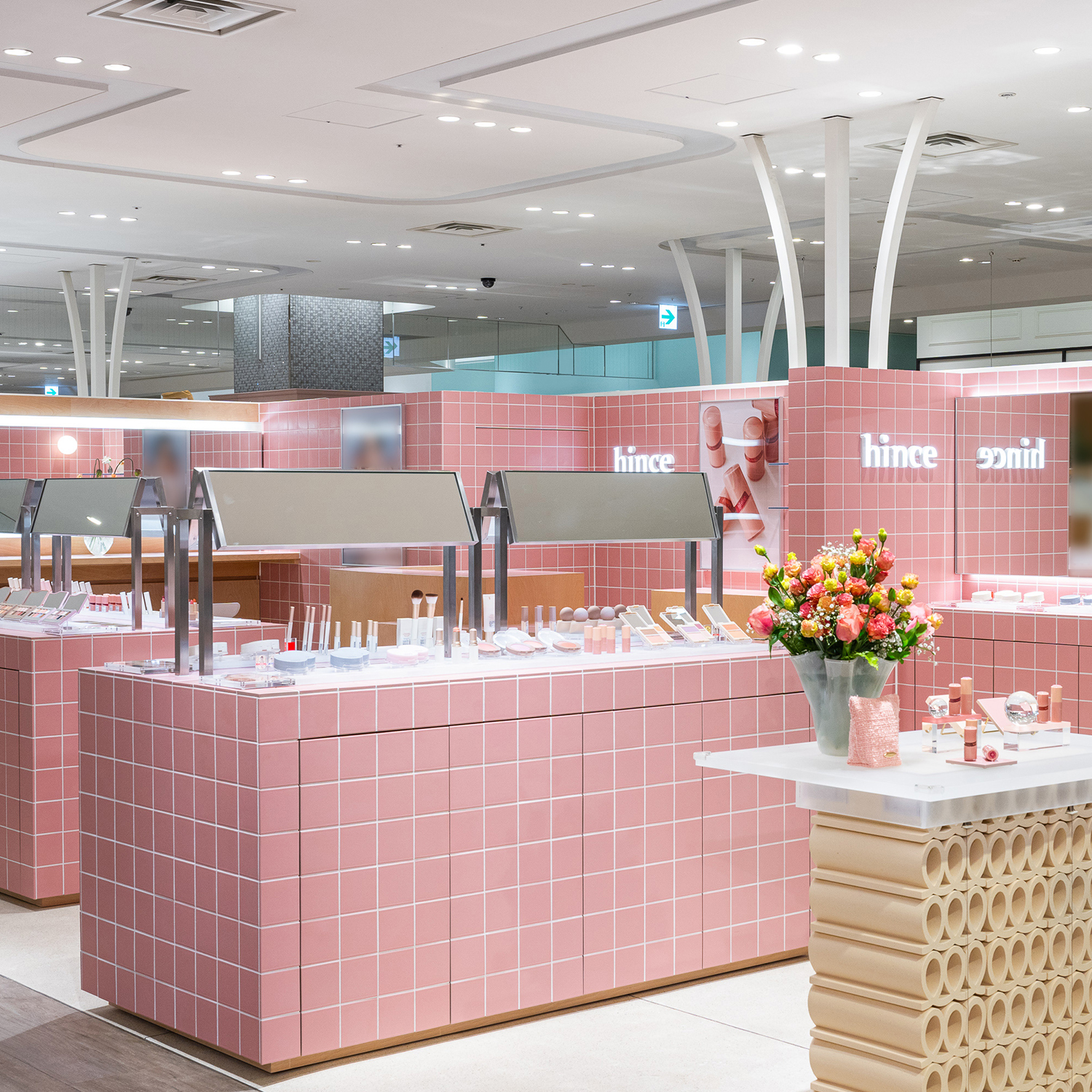 hince タカシマヤ ゲートタワーモール店